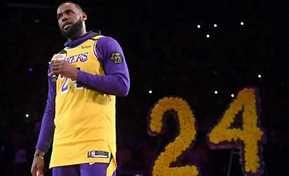 Το συγκινητικό «αντίο» του Λεμπρόν στον Κόμπε (video)