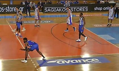 Πέτυχε τρίποντο 10 μέτρων και... δεν το πιστεύει ο Σούλερ!