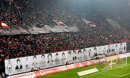 Τίμησαν τα θύματα της Θύρας 7 στο «Γ. Καραϊσκάκης» (pics/video)