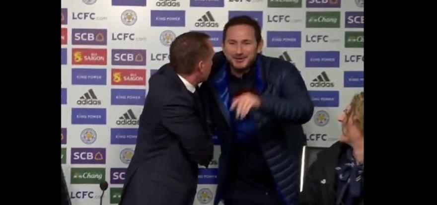 Ο Λάμπαρντ διέκοψε την συνέντευξη Τύπου του Ρότζερς για να τον χαιρετίσει! (Video)