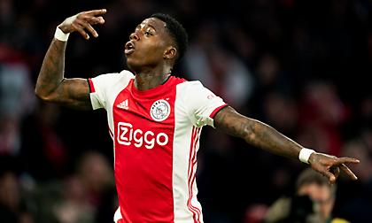 Κυρίαρχος στο ντέρμπι ο Άγιαξ, «έπνιξε» την Αϊντχόφεν