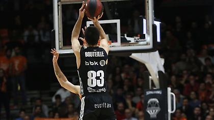 Το τρίποντο που «σκότωσε» τη Βαλένθια στο Top 7 (video)