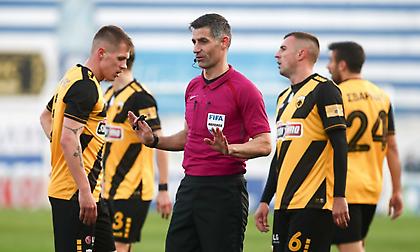 Σοκαριστική για την ΑΕΚ η διαιτησία του Σιδηρόπουλου