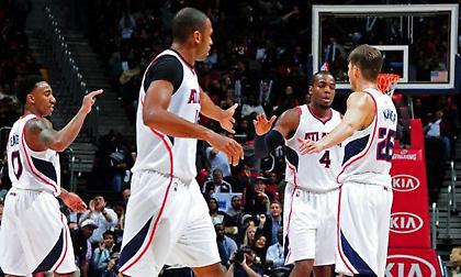 Μία φορά στην ιστορία: «Παίκτης του Μήνα» όλη η αρχική πεντάδα των Χοκς!