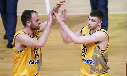 Με Ρογκαβόπουλο και άμυνα καθάρισε Άνβιλ και 2η θέση η ΑΕΚ