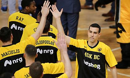 Η επιστροφή του Ζήση στο «σπίτι» της ΑΕΚ (video)