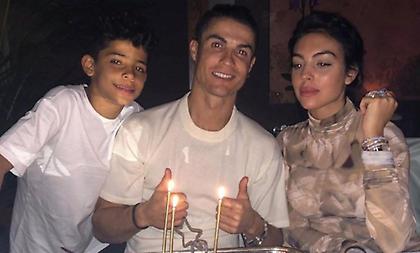 Η εντυπωσιακή τούρτα του Κριστιάνο για τα γενέθλιά του