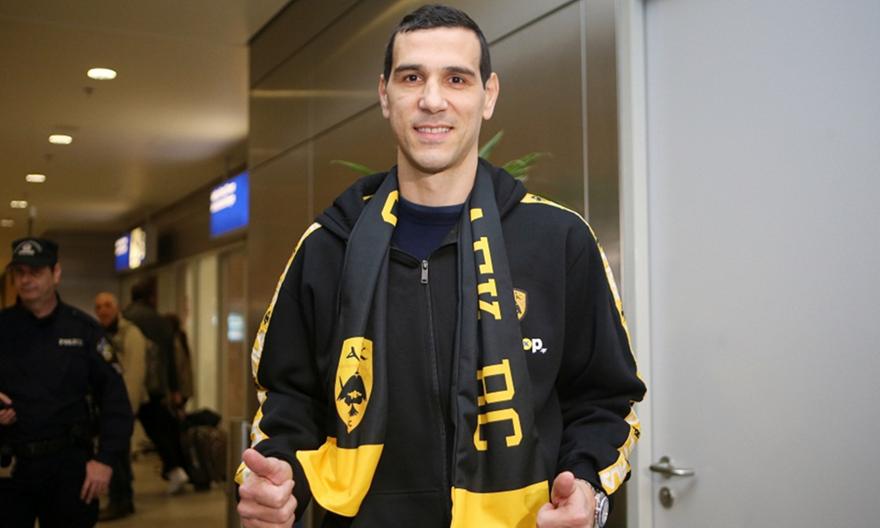 Μπαμπάς για τέταρτη φορά ο Ζήσης