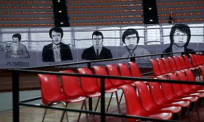 Τίμησαν τα θύματα της Θύρας 7 οι παίκτες του Ολυμπιακού (video)