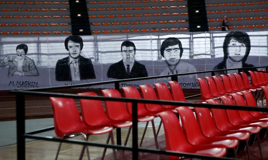 Τίμησαν τα θύματα της Θύρας 7 οι παίκτες του Ολυμπιακού (video)