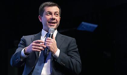 Δημοκρατικοί: Οριακή νίκη του Πιτ Μπούτιτζετζ στην Αϊόβα