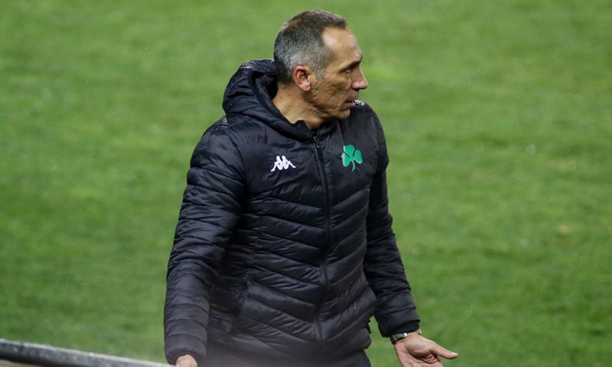 Δώνης στους παίκτες: «Μπορούμε να περάσουμε τον ΠΑΟΚ και θα το κάνουμε»