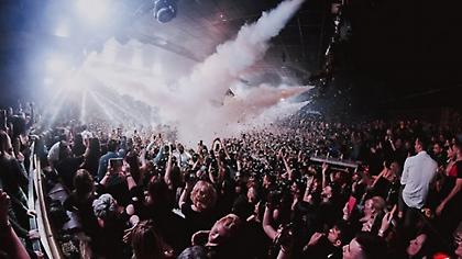 Το ξεφάντωμα του Γιώργου Αγγελόπουλου και σύσσωμης της showbiz στη Λένα Ζευγαρά