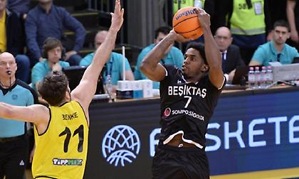 Αθλητικός διευθυντής Μπεσίκτας: «Ο ΜακΚίσικ είναι παίκτης μας»