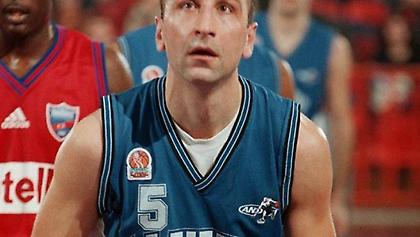 Κουίζ: Σου δίνουμε τον cult Έλληνα μπασκετμπολίστα των 90's, θυμάσαι το όνομα του;