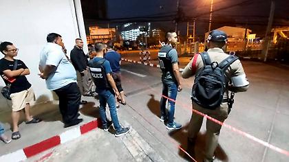 Ταϊλάνδη: Σφοδρά πυρά στο εμπορικό κέντρο δύο θύματα μεταφέρθηκαν έξω από το κτίριο