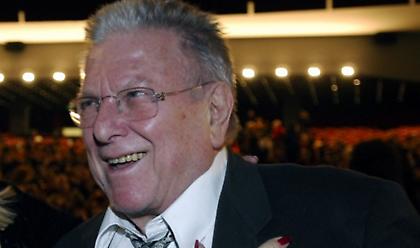 Διασωληνωμένος στη ΜΕΘ ο Κώστας Βουτσάς- Κρίσιμες οι επόμενες ώρες (vid)