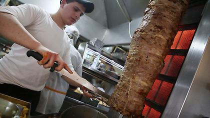 «Ψήθηκε» συμμαχία στην Ελλάδα για την πιστοποίηση του γύρου στην Ευρώπη