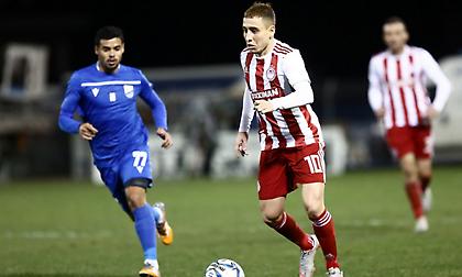 Μοιράζει χρόνο ο Μαρτίνς, περιμένει τον Μορ