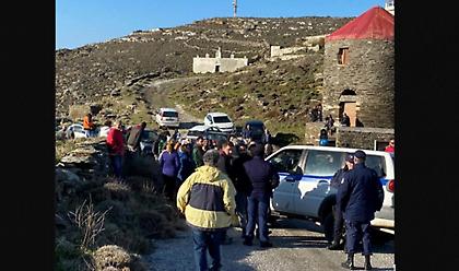 Εντάσεις μεταξύ κατοίκων και διμοιρίας ΜΑΤ στην Τήνο για το αιολικό πάρκο