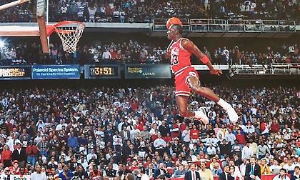 NBA: Όταν Τζόρνταν και Ουίλκινς μας έκαναν να πιστέψουμε ότι… πετάνε! (videos)