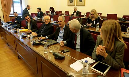 Άρνηση ΣΥΡΙΖΑ να βγουν οι «μάσκες» των προστατευόμενων