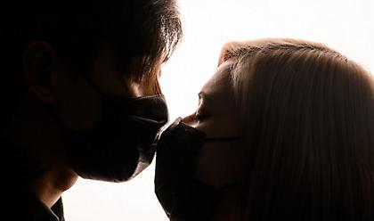 Άγιος Βαλεντίνος και κορωνoϊός: Λουλούδια μαζί με απολυμαντικά προσφέρουν στην Κίνα