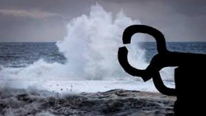 Ρόδος: Τέλος ταλαιπωρίας για τους 249 επιβάτες σε πλοίο που δεν μπορούσε να δέσει λόγω των ανέμων