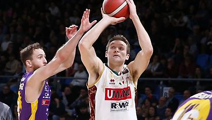 Έστειλε… σπίτι την Αρμάνι και πήγε τελικό η Βενέτσια!