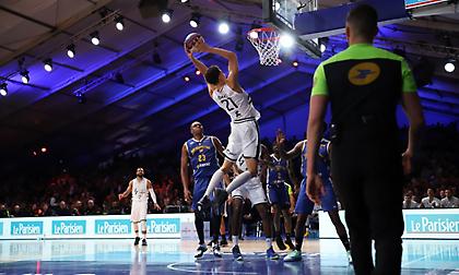 Με… περίπατο στον τελικό η Βιλερμπάν