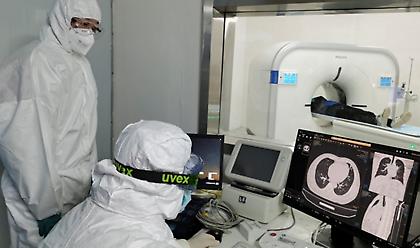 Κορωνοϊός: Φτάνουν τους 1.700 οι νεκροί - ΠΟΥ: Επενδύστε στην προστασία από επιδημίες