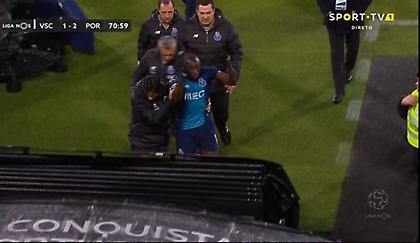 Σκηνές ντροπής στο Γκιμαράες: Αποχώρησε εξοργισμένος ο Μαρεγκά λόγω ρατσιστικής επίθεσης (video)