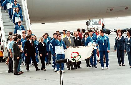 Πήρε τη σκυτάλη για τους Ολυμπιακούς Αγώνες του 2004 η Αθήνα