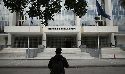 Εμφανίστηκε τηλεφωνικά ο «Σαράφης» - Ναι σε εξέταση μόνο με ηλεκτρονικά μέσα