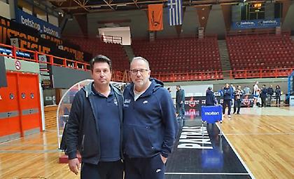 Ο Έλληνας πρώην προπονητής της Αλβανίας στις προπονήσεις της Εθνικής