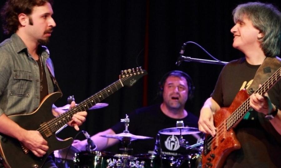 Ο «μάγος» της ηλεκτρικής κιθάρας  Nieri σε μία μοναδική συνεργασία με τον Γιώργο Φακανά