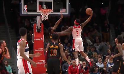 Απίστευτο κάρφωμα Μπιλ στο Top 10 (video)