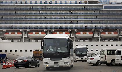 Επτά κρουαζιερόπλοια θα στεγάσουν το ιατρικό προσωπικό στην Ουχάν