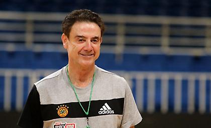 Πιτίνο: «Θέλουμε τέσσερις νίκες για τα playoffs»