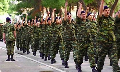 Να γίνει η στρατιωτική θητεία υποχρεωτική για τις γυναίκες;