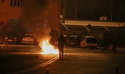 Μυτιλήνη: Σε εξέλιξη οδομαχίες με χημικά ανάμεσα σε κατοίκους-αστυνομία