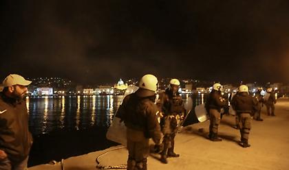 Τι αναφέρει η ΕΛ.ΑΣ. για την αποστολή ΜΑΤ σε Χίο και Μυτιλήνη