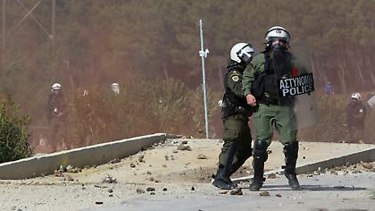 Με εντολή Μητσοτάκη αποσύρονται οι δυνάμεις των ΜΑΤ από Λέσβο - Χίο