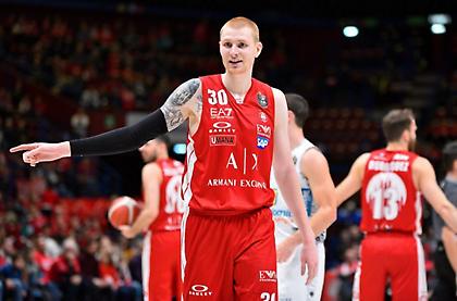 «Καρφιά» Γουάιτ κατά Μεσίνα: «Οι παίκτες της Αρμάνι δεν ξέρουν τι να κάνουν»