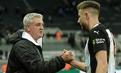 Απαγόρευσε τις χειραψίες λόγω... κορονοϊού η Νιούκαστλ