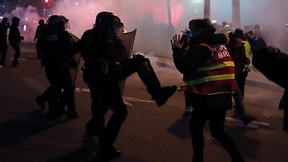 Ταραχές στο Παρίσι: Διαδηλωτές έβαλαν φωτιές - 23 συλλήψεις από τις αρχές