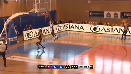 Το εντυπωσιακό κάρφωμα του Σουίτνι κόντρα στην ΑΕΚ