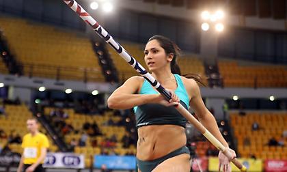 Άγγιξε το Ολυμπιακό όριο η Πόλακ στο επί κοντώ (video)