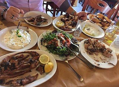 Τεστ φραγκοφονιά: Αν λες αυτές τις 3 ατάκες στην ταβέρνα, τότε ναι είσαι σπάγκος