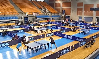 Με απρόβλεπτα αποτελέσματα η πρώτη μέρα του Πανελληνίου πρωταθλήματος πινγκ πονγκ